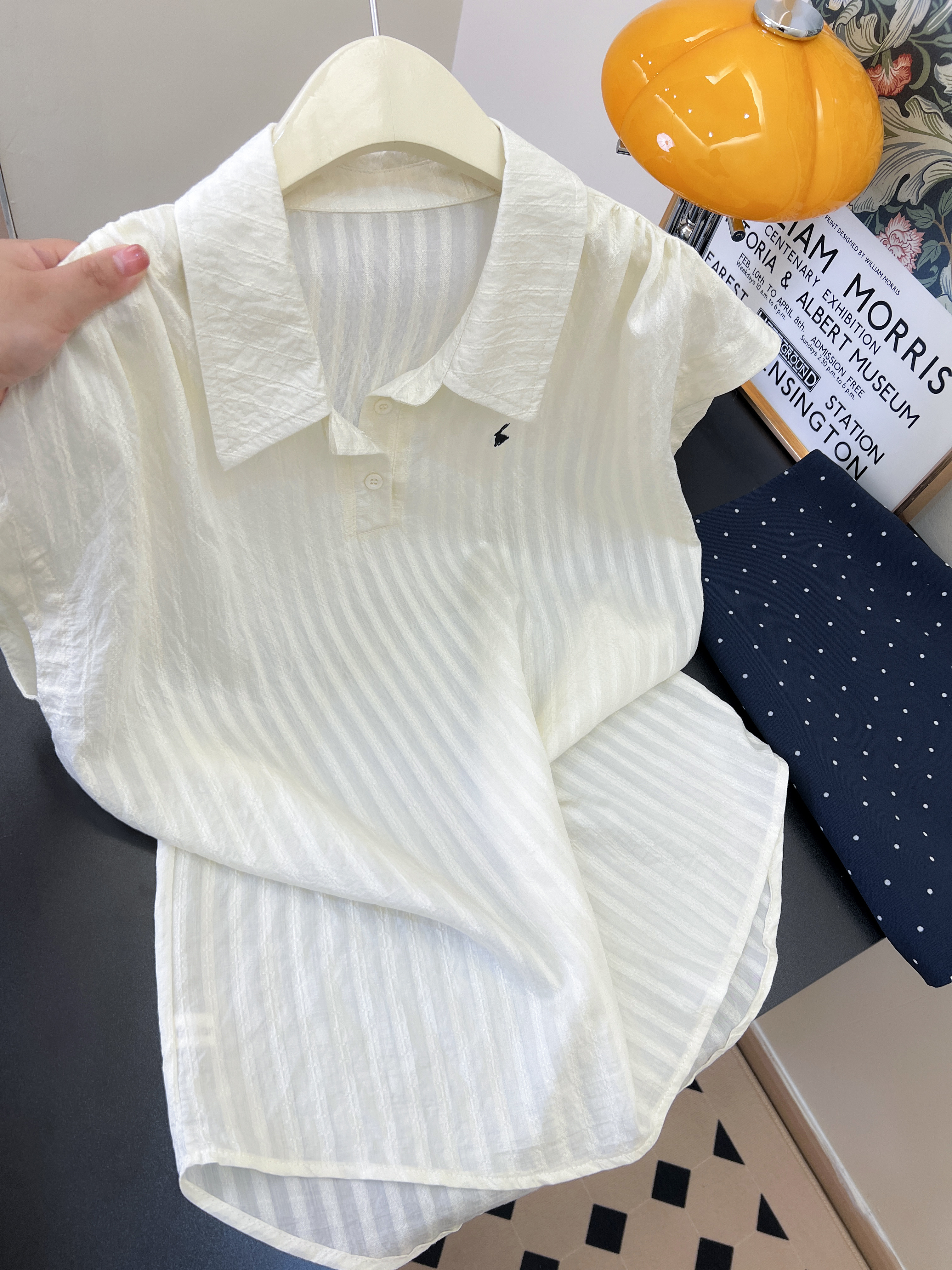 MY12478#极简polo领无袖衬衫女刺绣通勤上衣女裝貨源服裝批發