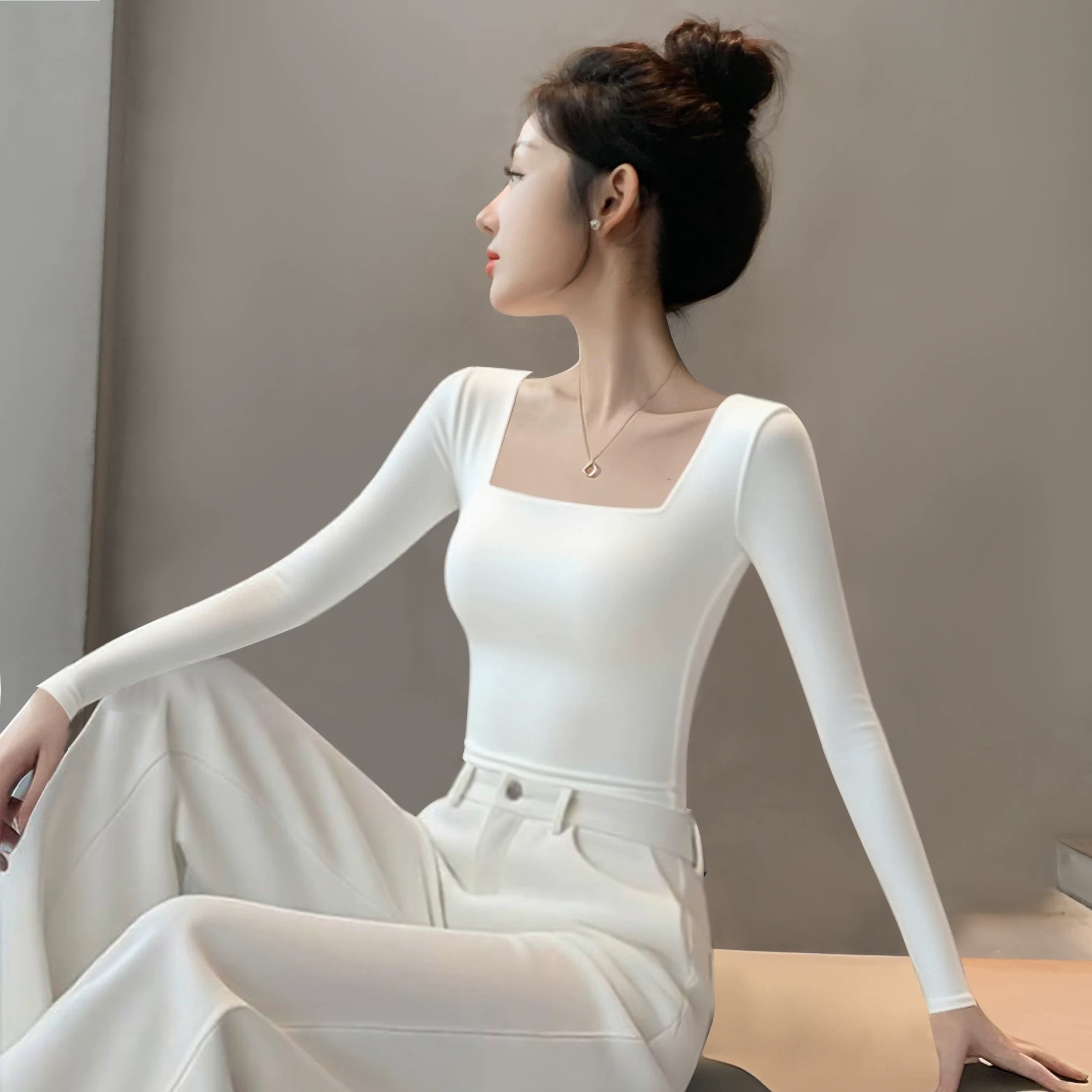 MY70294# 白色方领修身设计感长袖T恤女打底衫内搭外穿上衣潮女裝貨源服裝批發