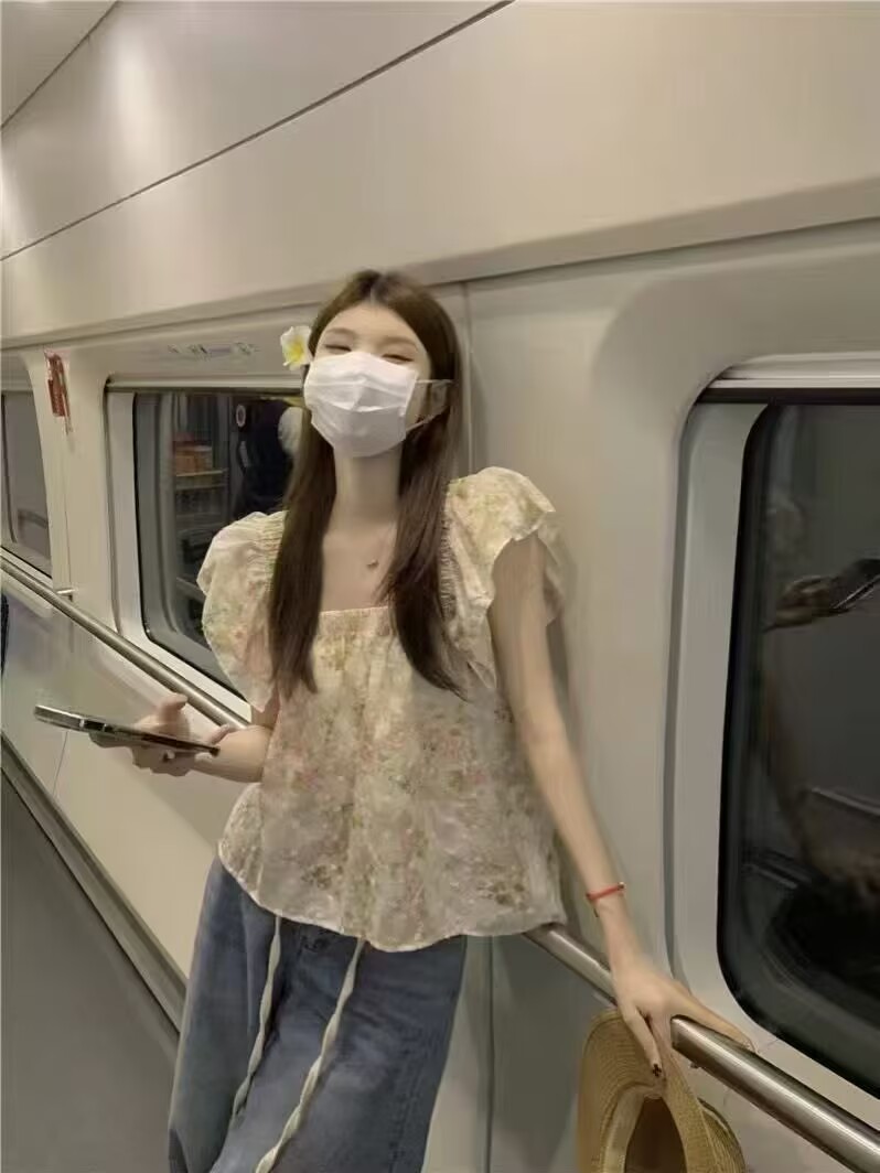 2026法式方領小飛袖背心高級感洋氣娃娃衫重工刺繡花朵襯衫女裝
