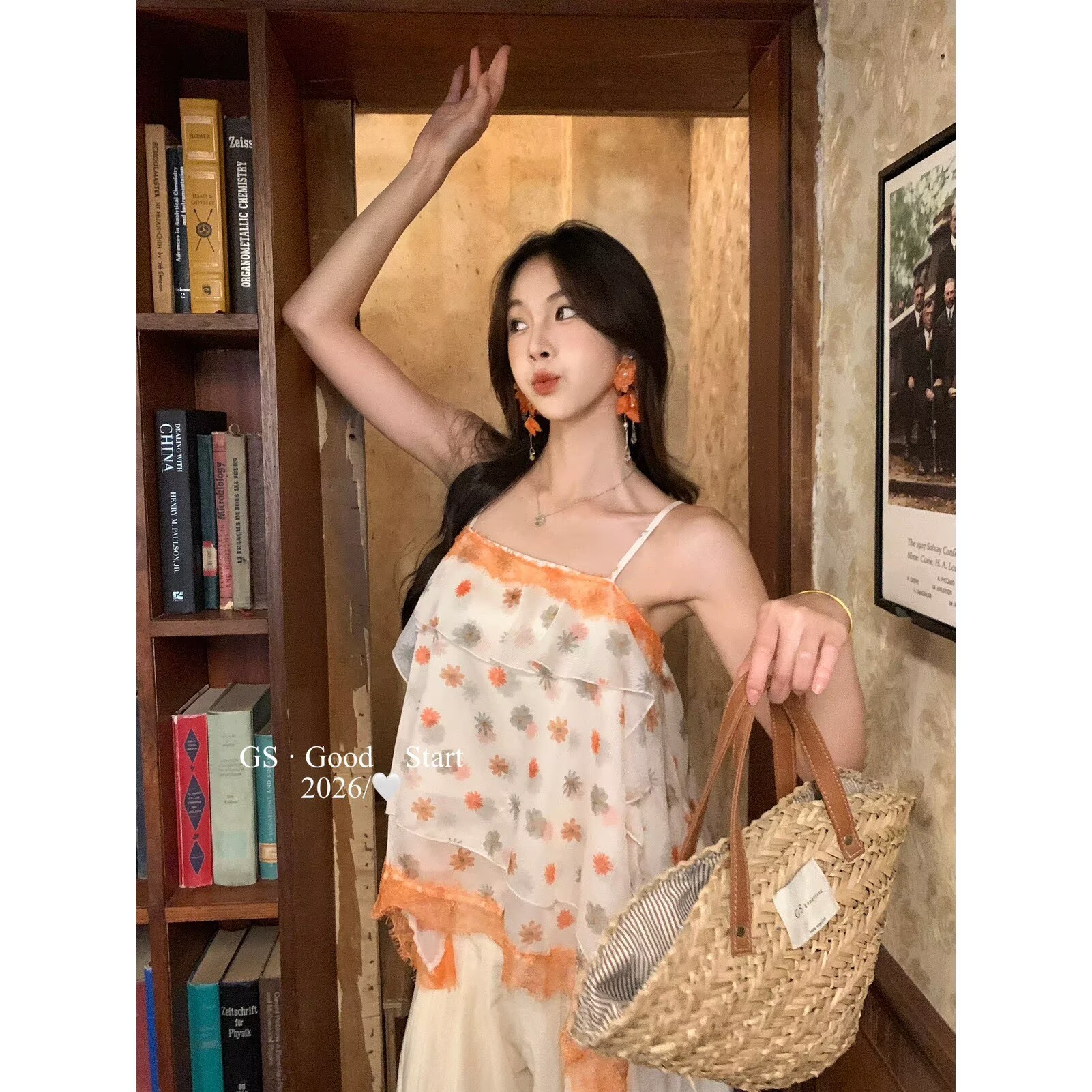 2026度假甜美不規則撞色蕾絲拼接碎花吊帶背心女設計感小衫