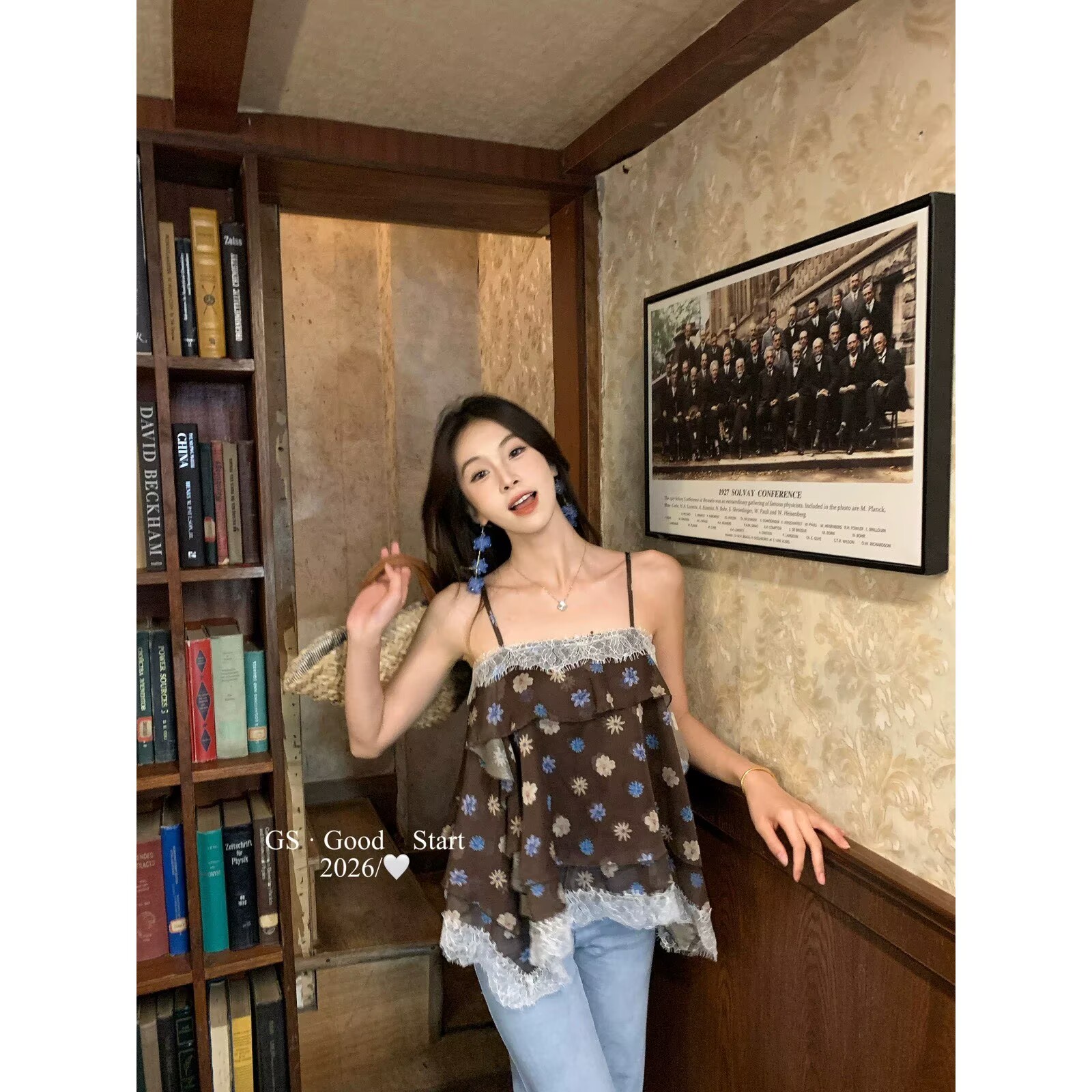 2026度假甜美不規則撞色蕾絲拼接碎花吊帶背心女設計感小衫