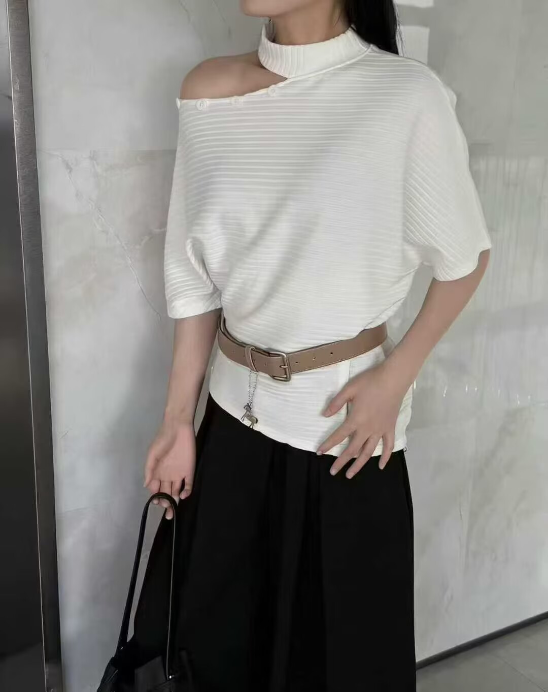 掛脖立領鏤空短袖針織衫女2026年新款夏季設計感小眾修身顯瘦上衣