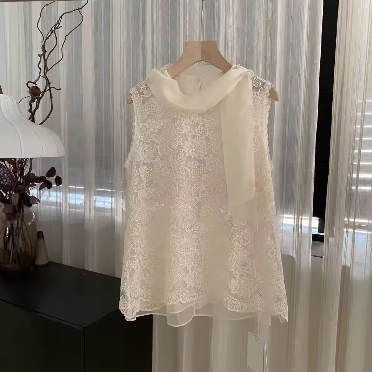 2026法式蕾絲提花刺繡假兩件背心小衫女夏新款甜美上衣