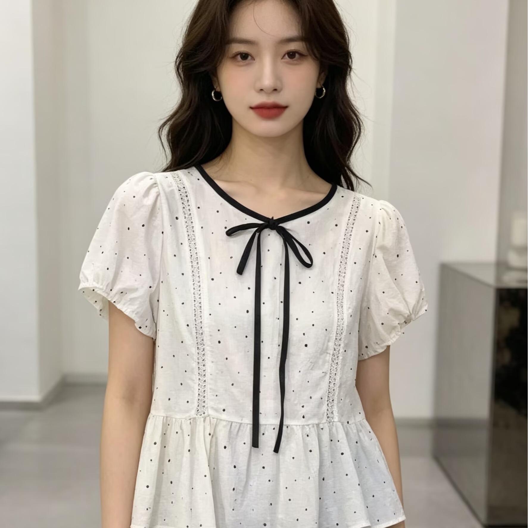 闊色杏色波點襯衫氣質小衫2026春夏季新款女娃娃衫設計感短款上衣