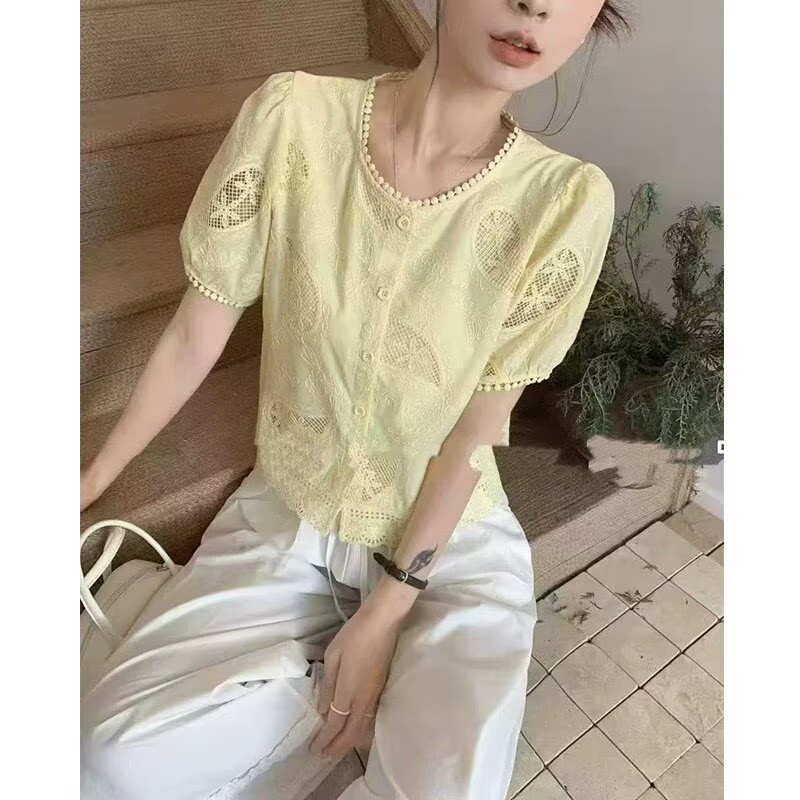 設計感刺繡鏤空勾花泡泡袖圓領襯衫女夏2026時尚休閑減齡寬松上衣
