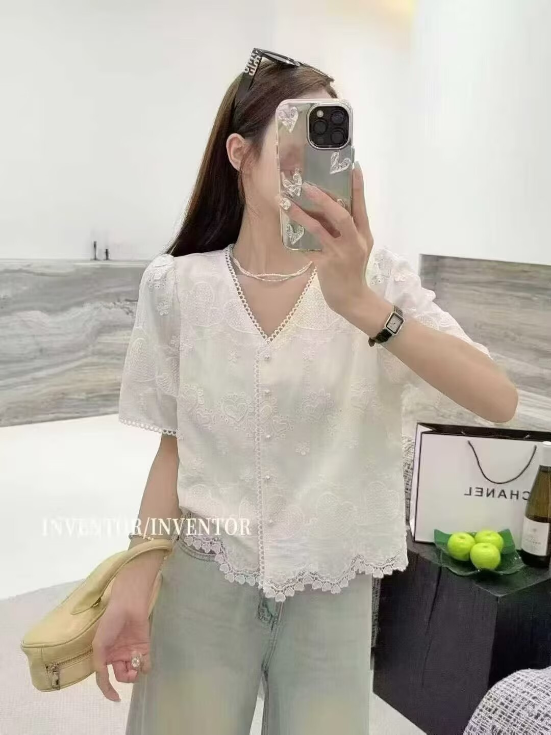單排扣繡花V領女士蕾絲衫夏季2026新款法式顯瘦蕾絲小衫短袖上衣