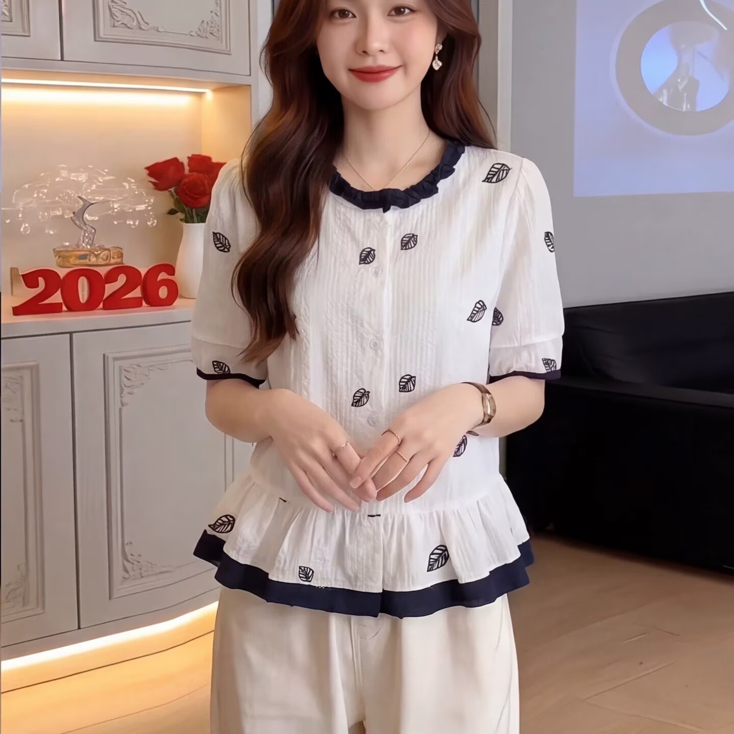 復古撞色刺繡短袖襯衫女2026夏款木耳邊圓領超火減齡奶呼呼小開衫