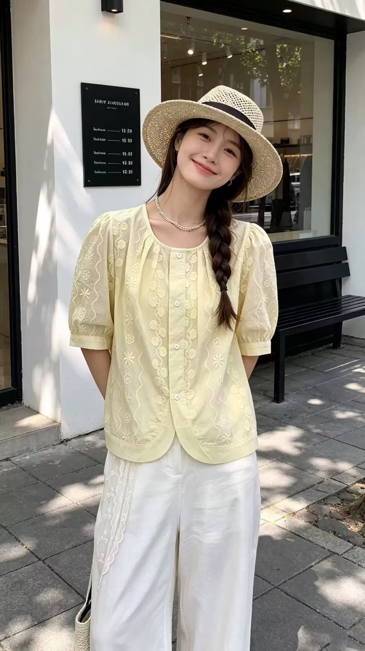 2026夏季好看洋氣減齡刺繡短袖白襯衫女小個子薄款漂亮上衣