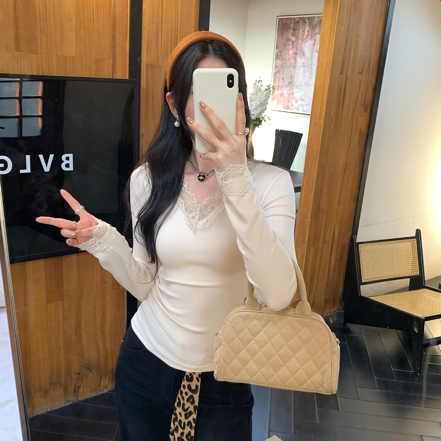 MY14523# 蕾丝花边白色V领内搭打底衫新款今年流行薄款长袖T恤女裝貨...