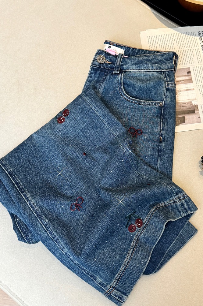 實拍設計感櫻桃刺繡燙鉆牛仔褲女高腰直筒寬松顯瘦百搭窄版闊腿褲