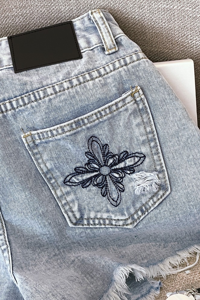 實拍設計感釘扣口袋刺繡毛邊淺色牛仔短褲女高腰a字顯瘦辣妹熱褲