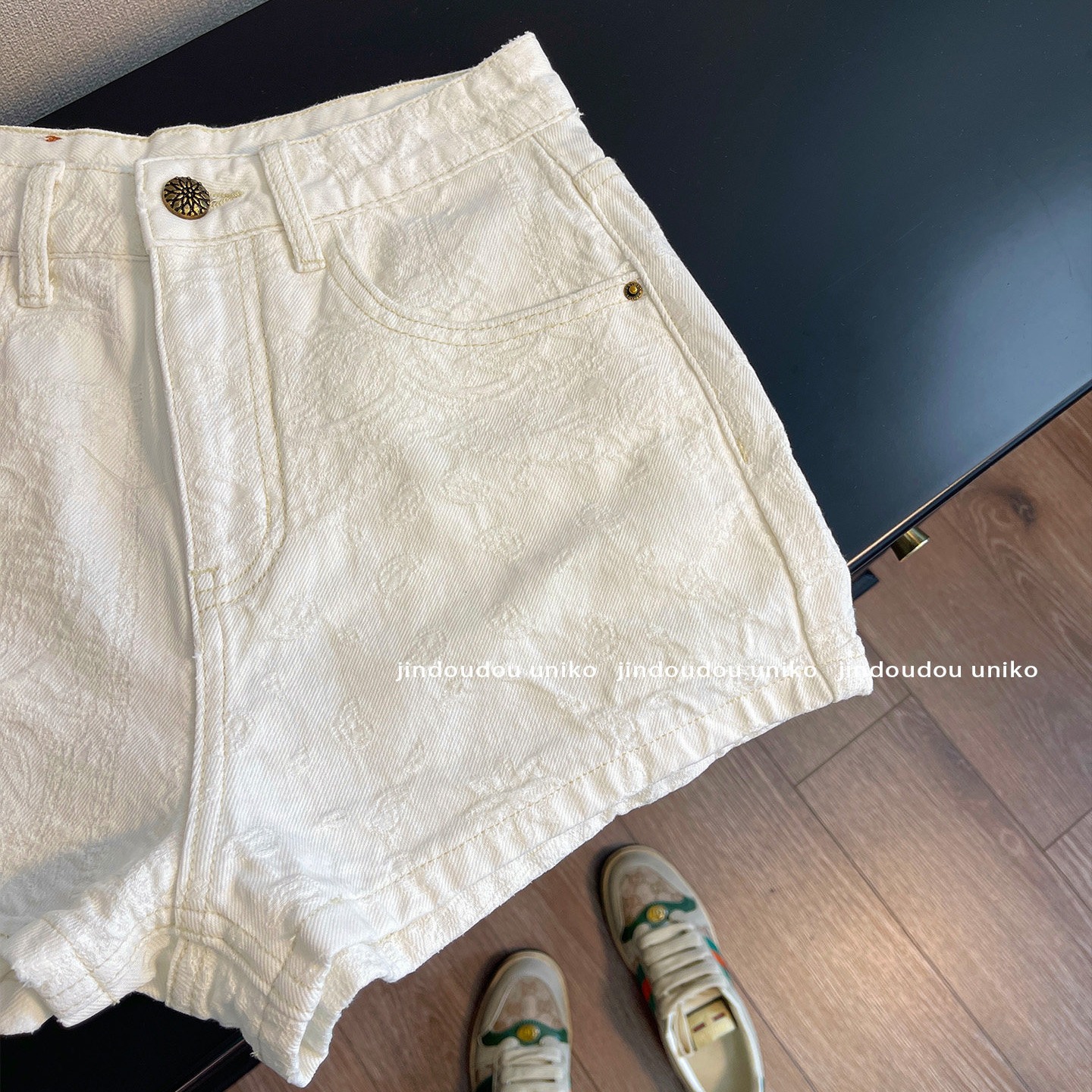 官圖白色牛仔短褲女江浙滬千金夏季輕奢提花撞色刺繡小香風休閑褲