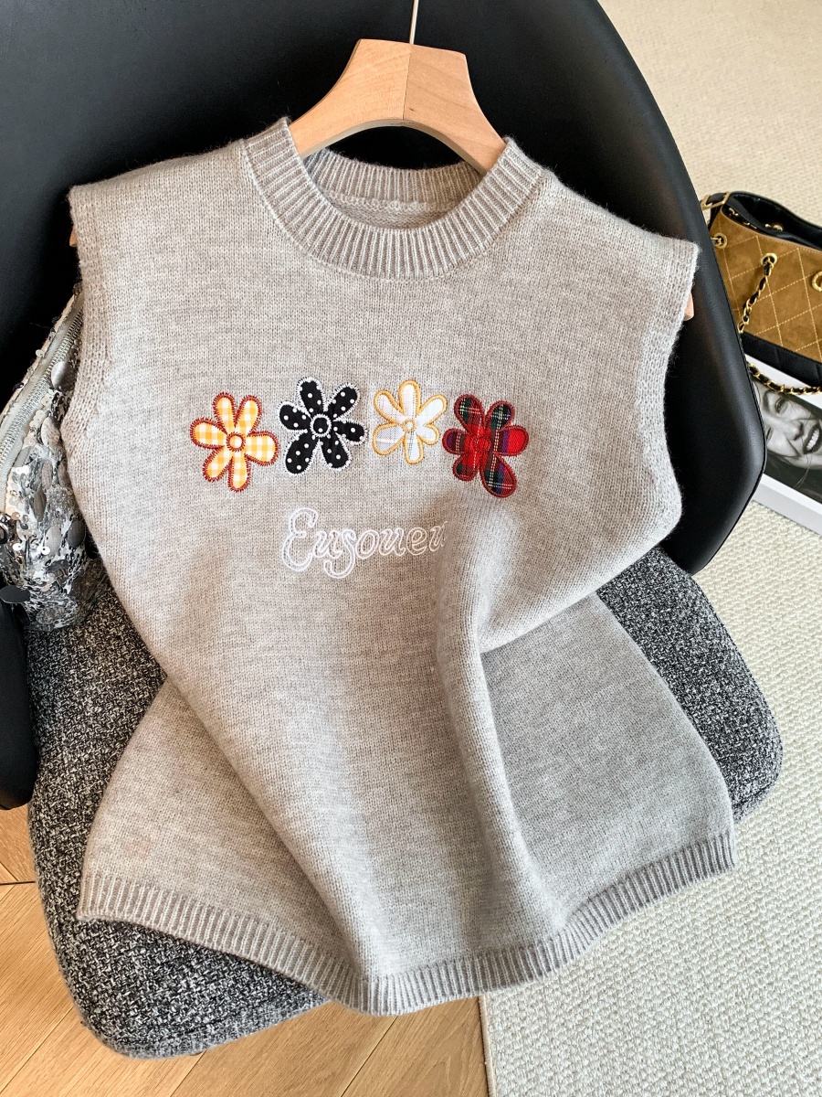 復古花朵刺繡無袖針織背心女2026春夏新款圓領設計感小眾外穿上衣