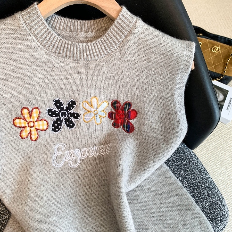 復古花朵刺繡無袖針織背心女2026春夏新款圓領設計感小眾外穿上衣