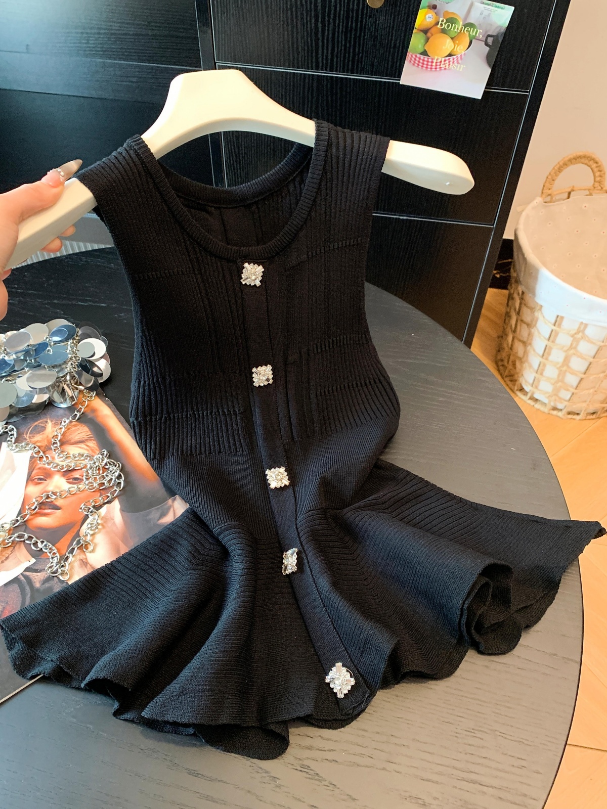 法式小香風無袖荷葉邊背心女白色單排扣收腰顯瘦氣質上衣