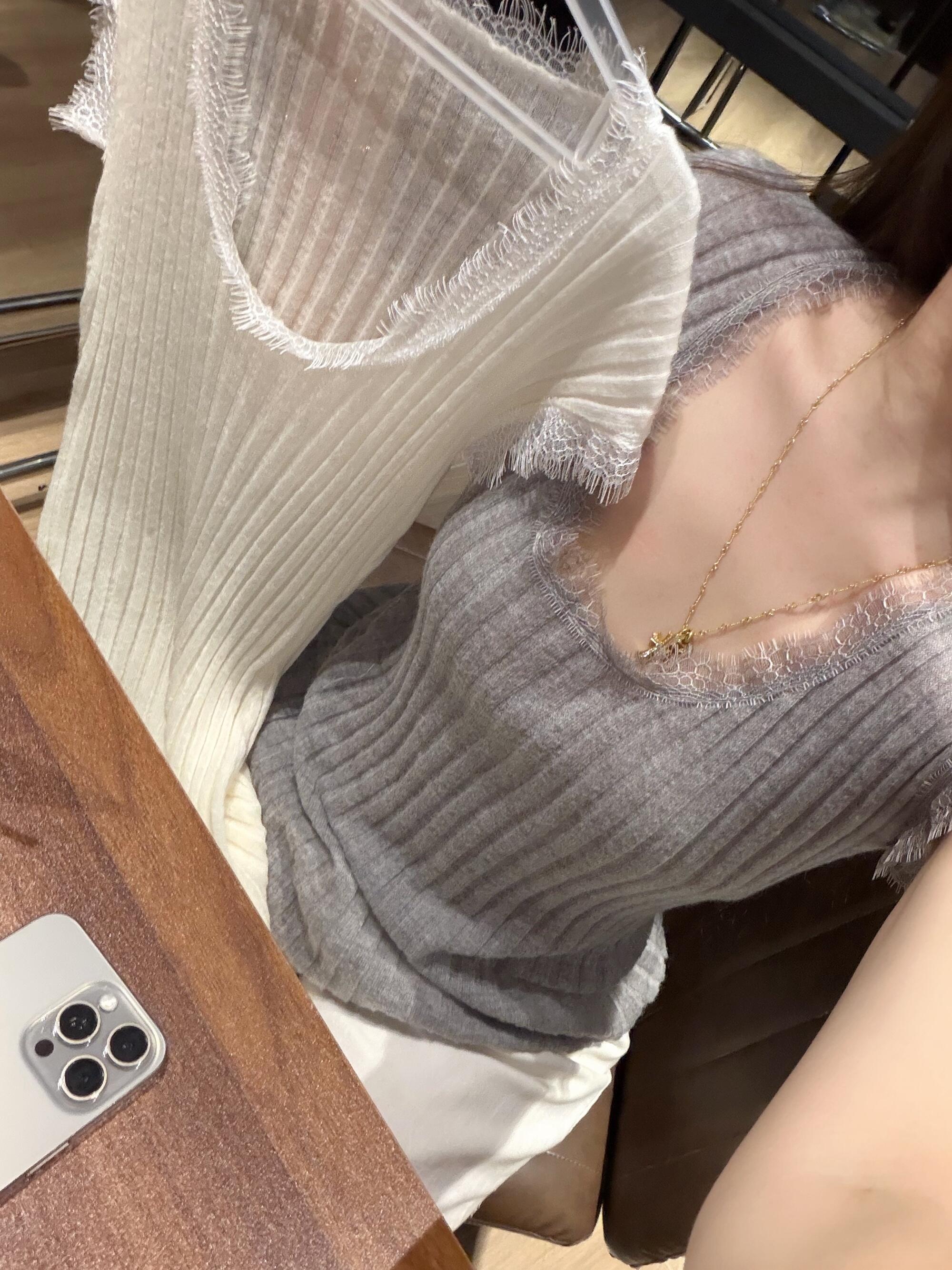 已到貨 新款韓系小女人蕾絲拼接u領短袖修身針織衫上衣