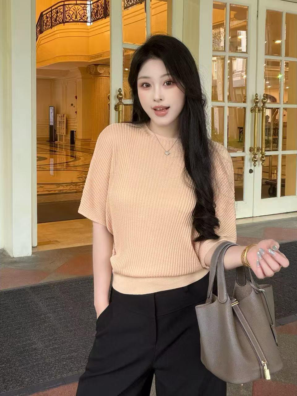 已到貨  夏新款老錢質感肌理萊賽爾蝙蝠袖針織衫女松弛收腰上衣