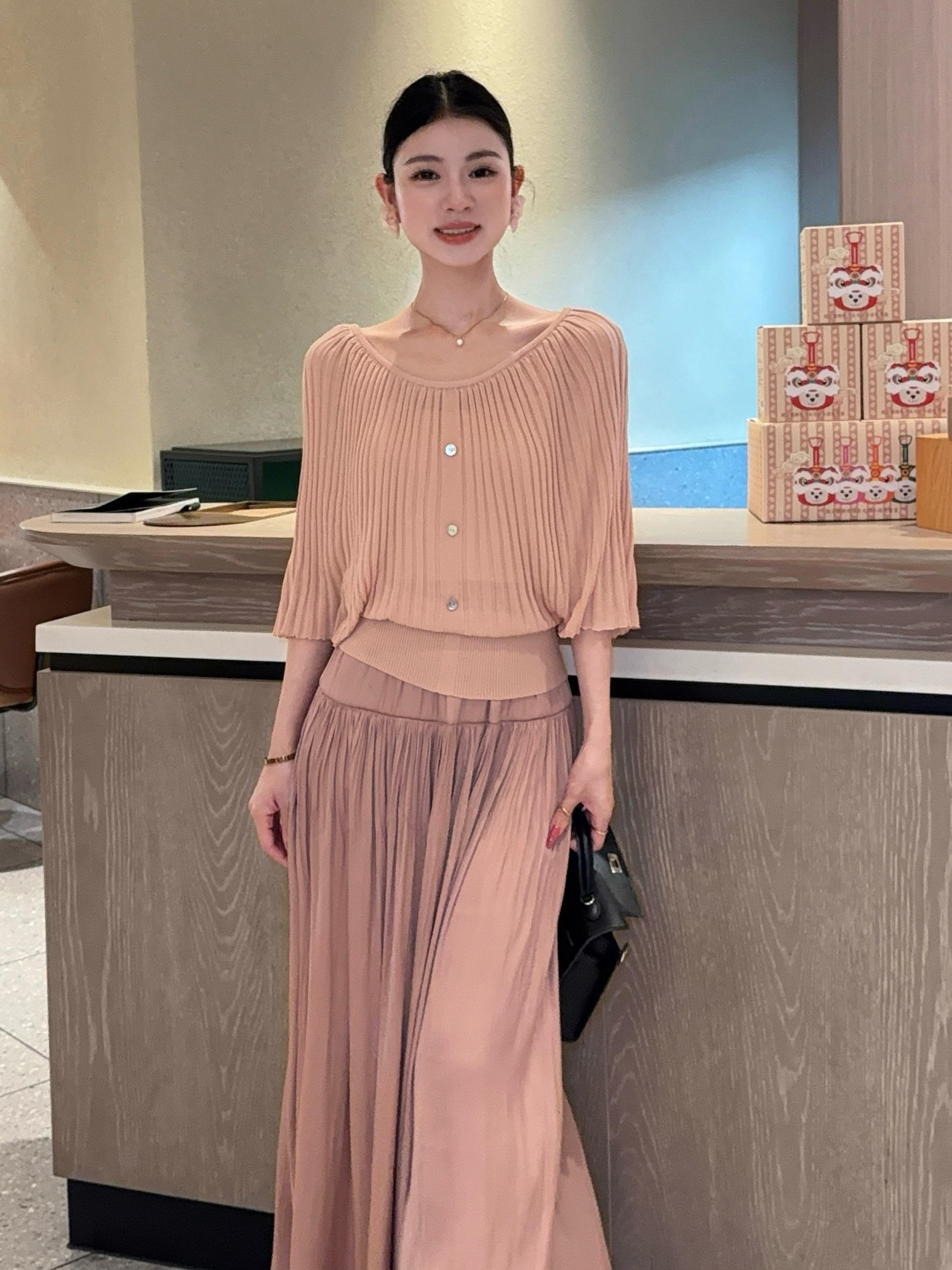 李慧一溫柔粉霧夏季法式風情褶女神約會設計感xi顯瘦遮肉超薄衫