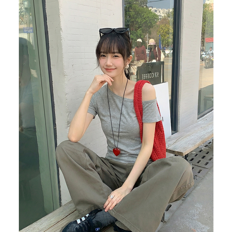 實拍實價斜肩短袖t恤女2026春季新款設計感百搭修身顯瘦露肩上衣