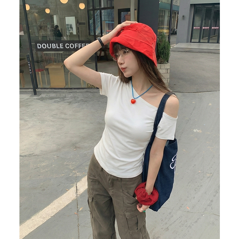 實拍實價斜肩短袖t恤女2026春季新款設計感百搭修身顯瘦露肩上衣