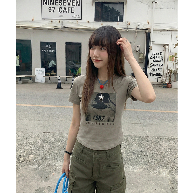 實拍實價#印花t恤短袖女設計感小眾夏季修身美式正肩上衣別致