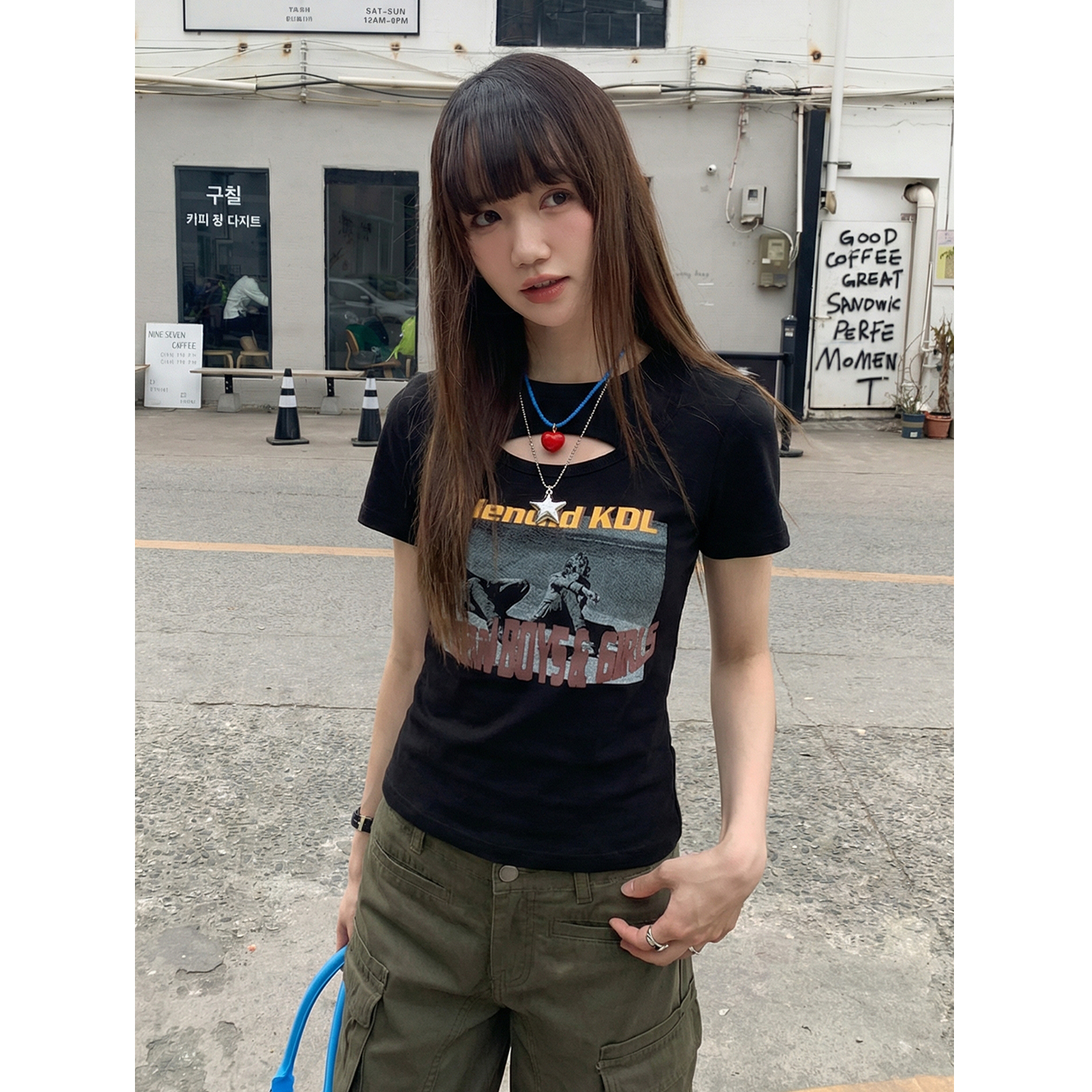 實拍實價#鏤空印花短袖t恤女夏2026新款純欲設計感小眾短款上衣潮