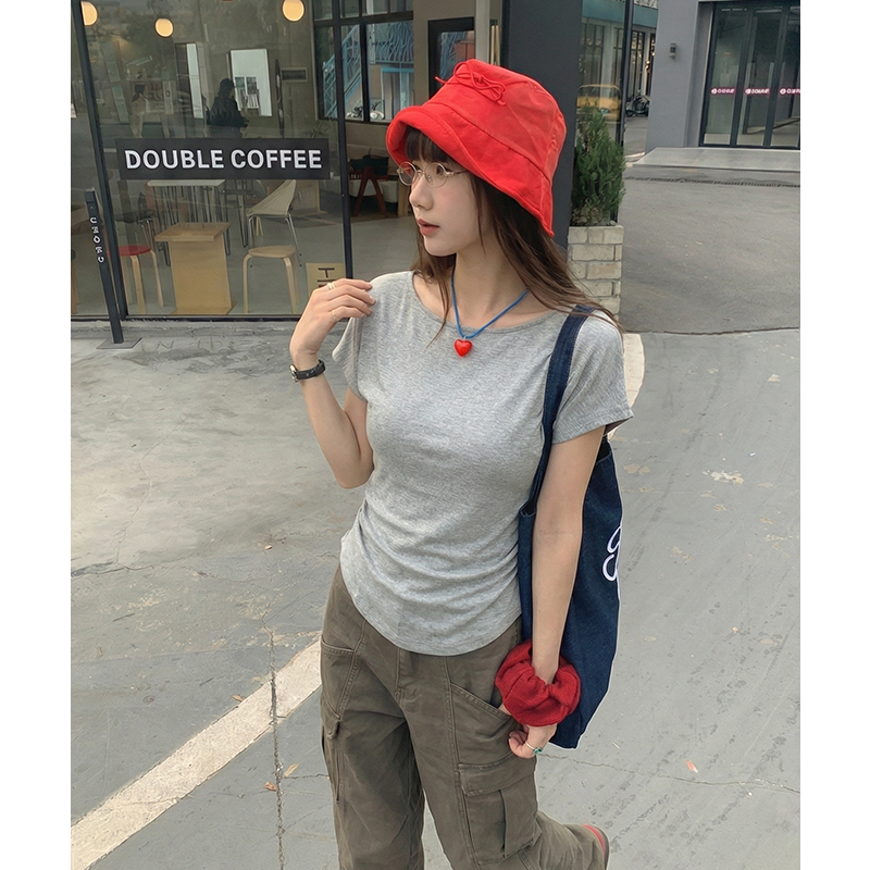 實拍實價一字肩短袖t恤女2026新款設計感收腰顯瘦斜肩漏鎖骨上衣