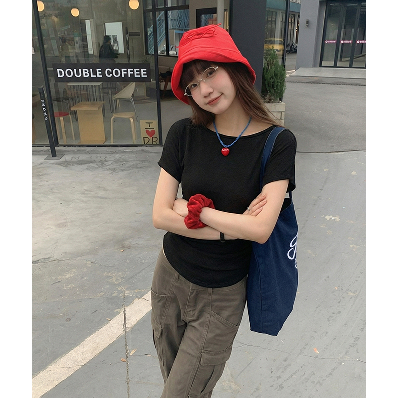 實拍實價一字肩短袖t恤女2026新款設計感收腰顯瘦斜肩漏鎖骨上衣