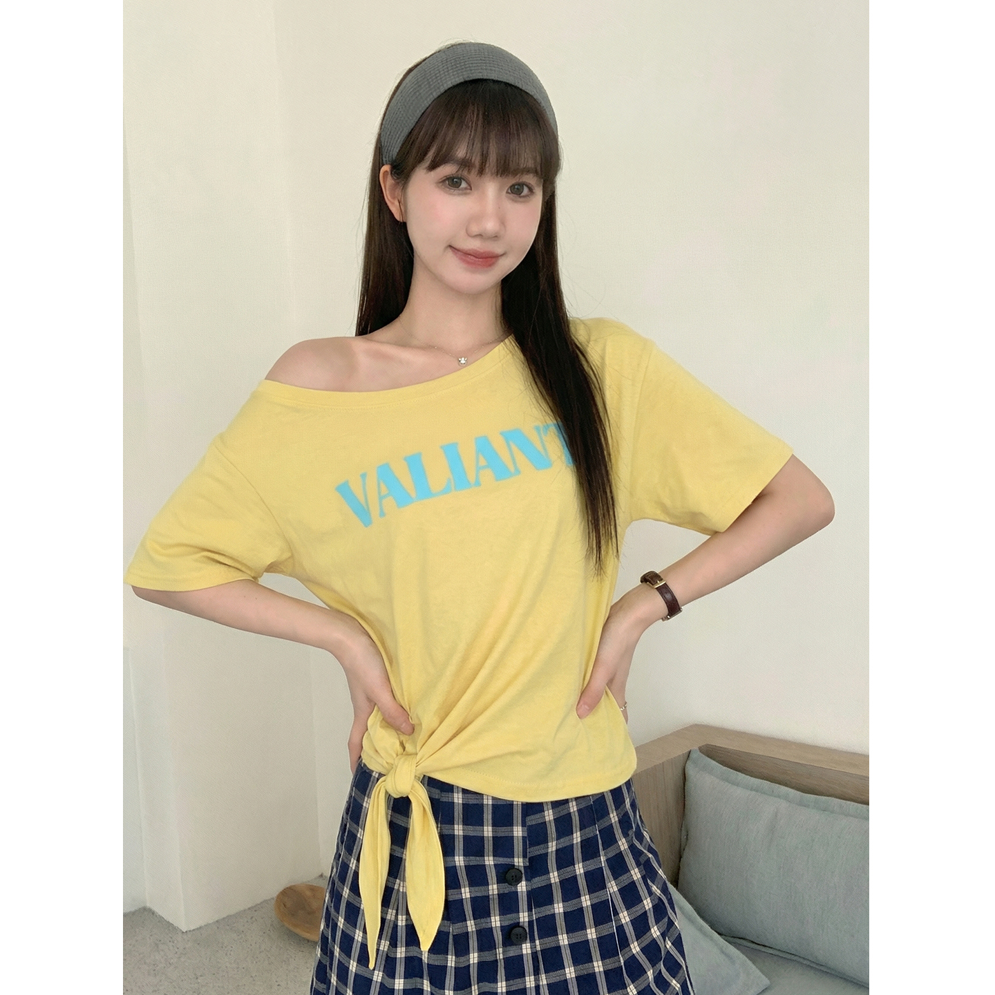 實拍實價#短袖t恤女夏季2026新款設計感字母印花綁帶打結露肩斜領