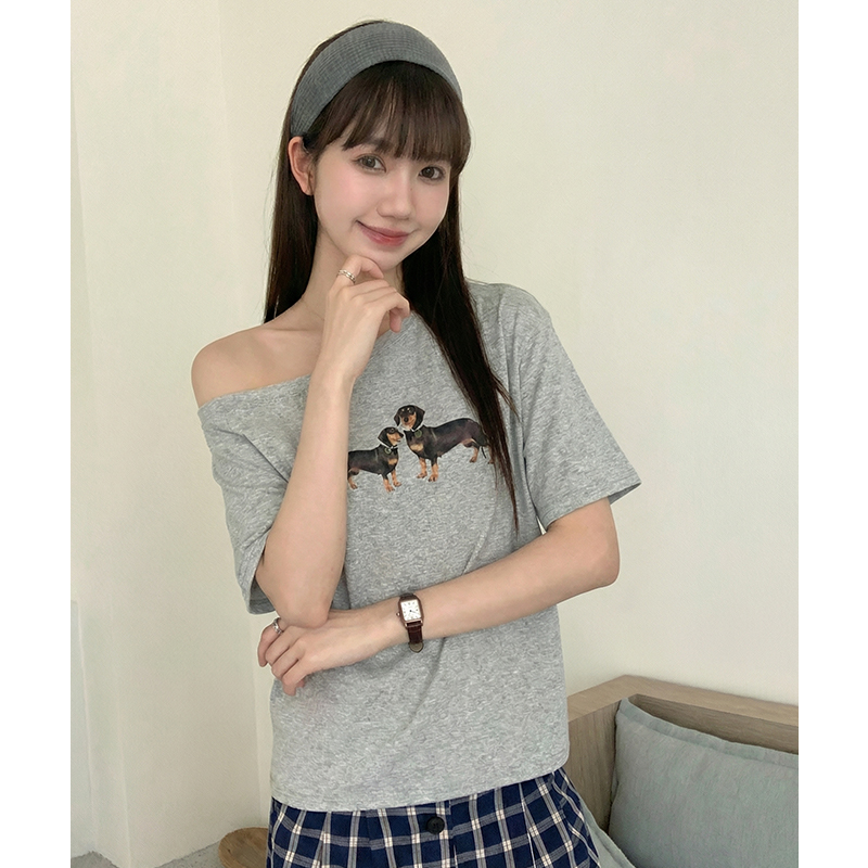 實拍實價#短袖t恤女夏季2026新款小狗印花設計感純欲露肩斜肩上衣