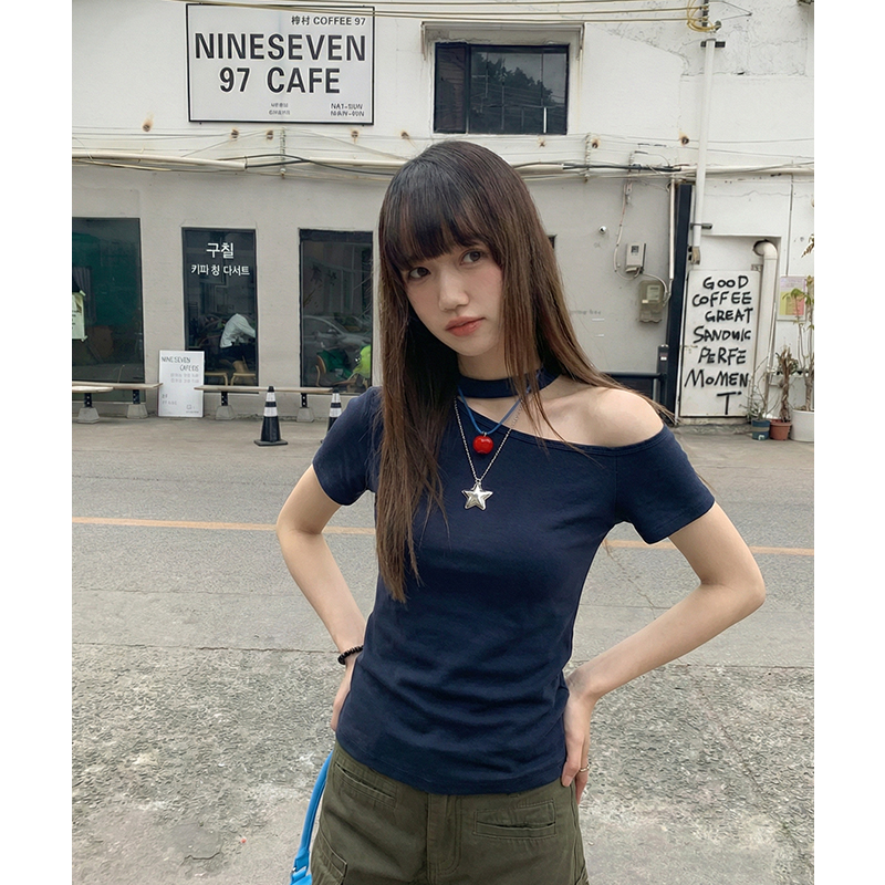 實拍實價#掛脖斜肩露肩短袖t恤女2026新款設計感半袖修身短款上衣