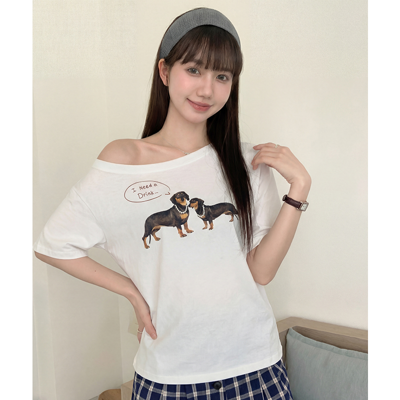 實拍實價白色短袖t恤女2026夏季新款寬松印花設計感露肩斜肩上衣