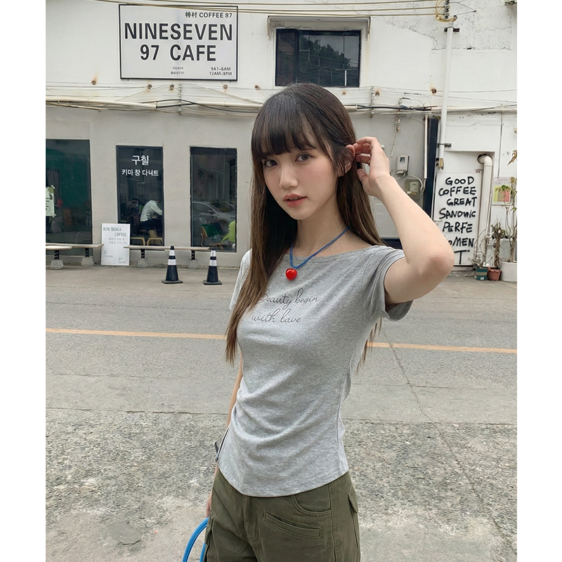 實拍實價不規則一字肩短袖t恤女2026新款設計感褶皺收腰露肩上衣