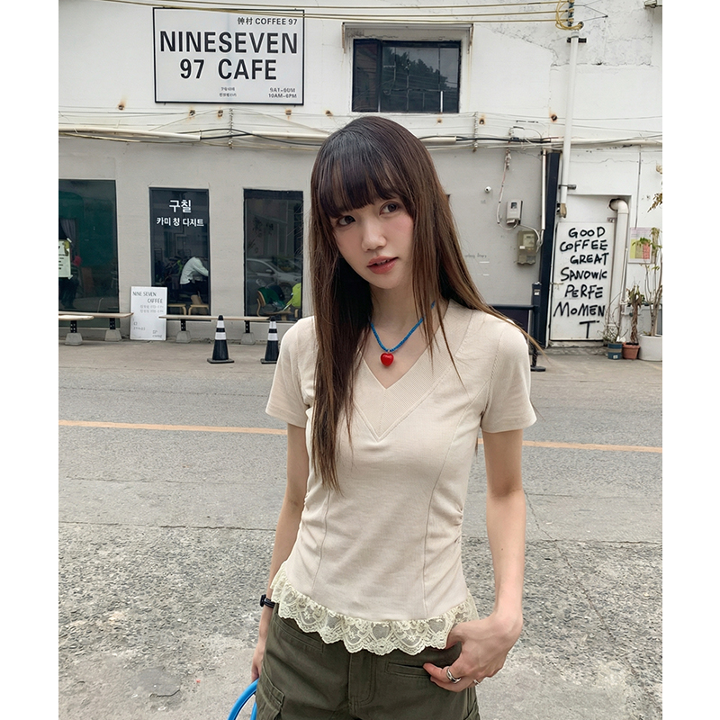 實拍實價蕾絲拼接V領緊身純色短袖T恤女春性感純欲修身顯瘦上衣