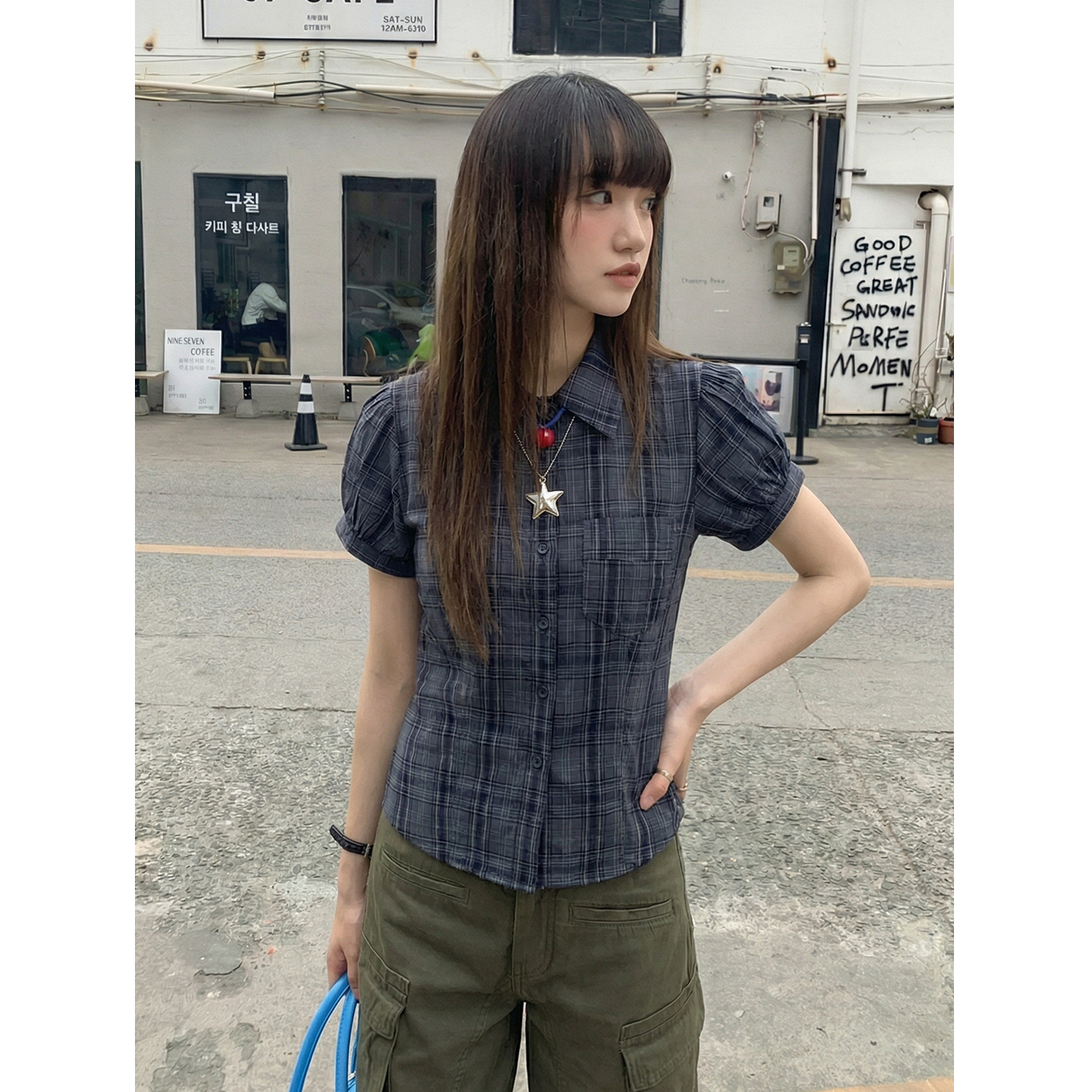 實拍實價韓系藍色格子花苞袖襯衫外套女夏休閑寬松短款襯衣短袖
