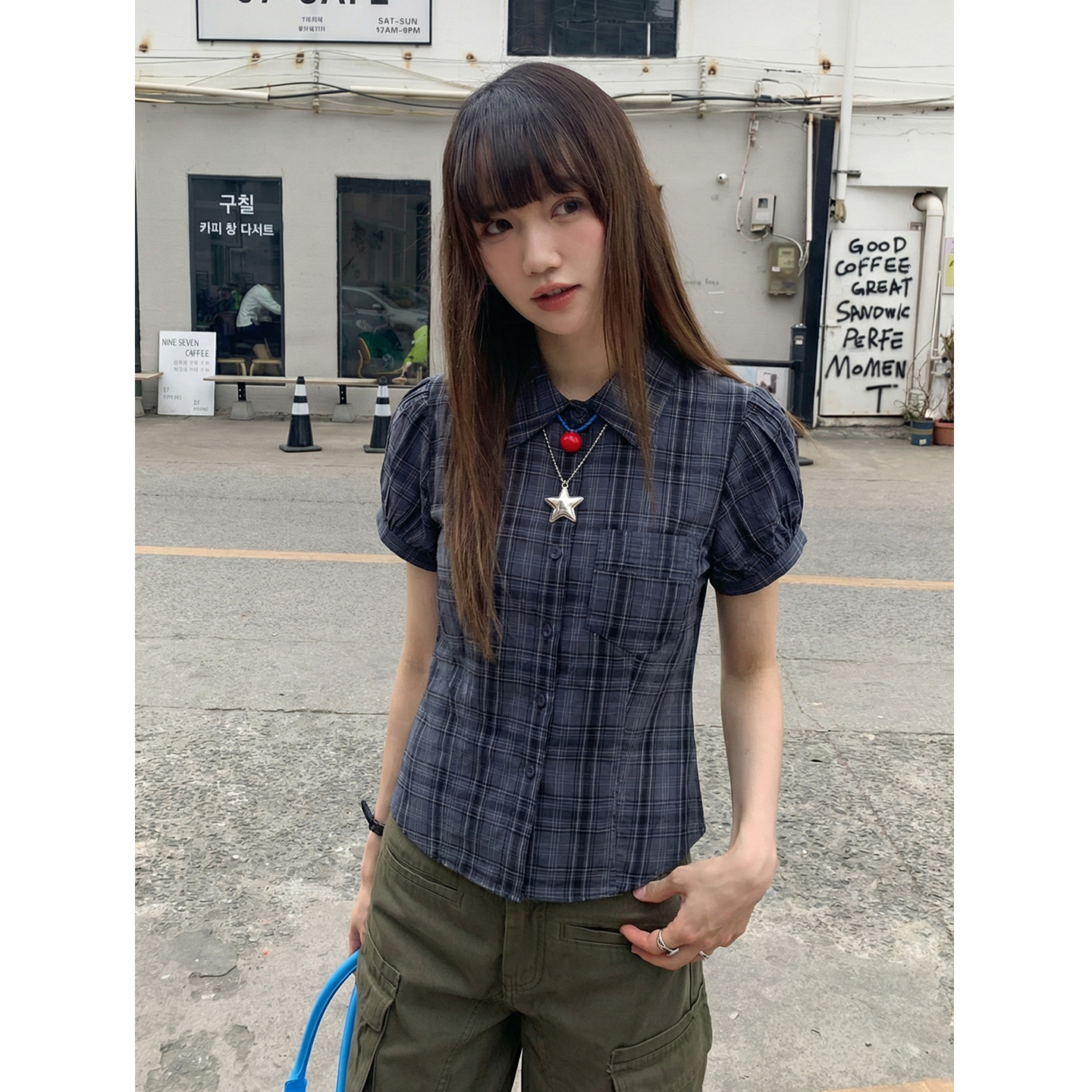 實拍實價韓系藍色格子花苞袖襯衫外套女夏休閑寬松短款襯衣短袖