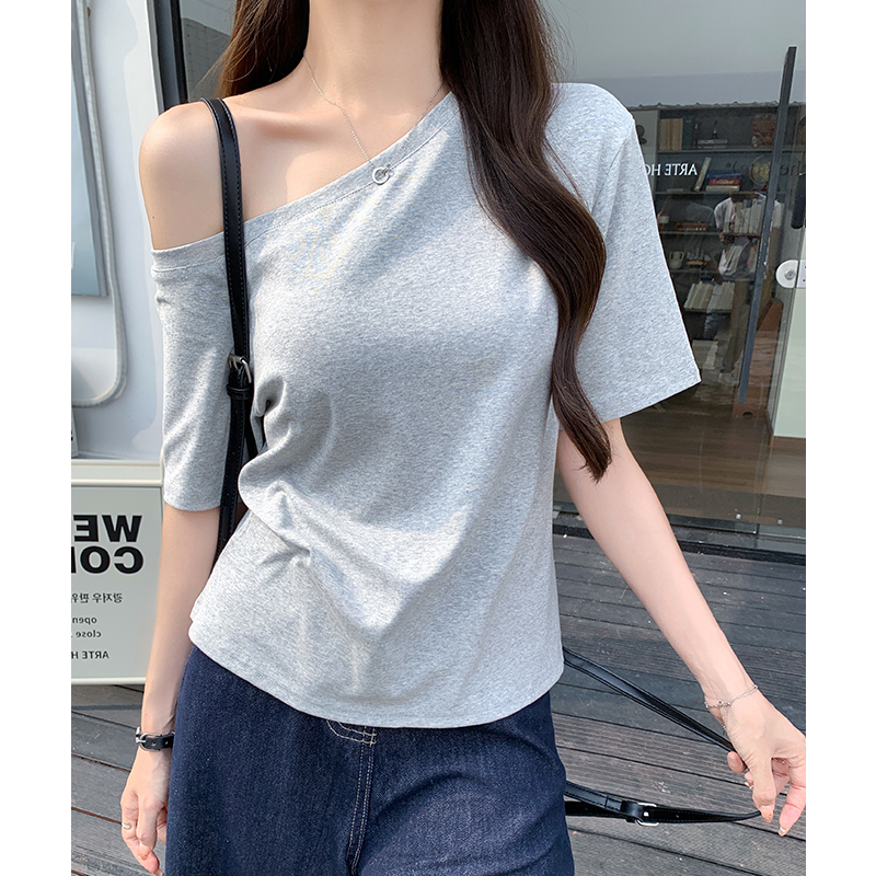 實拍實價短袖t恤女夏季2026新款寬松顯瘦設計感純欲露肩斜肩上衣