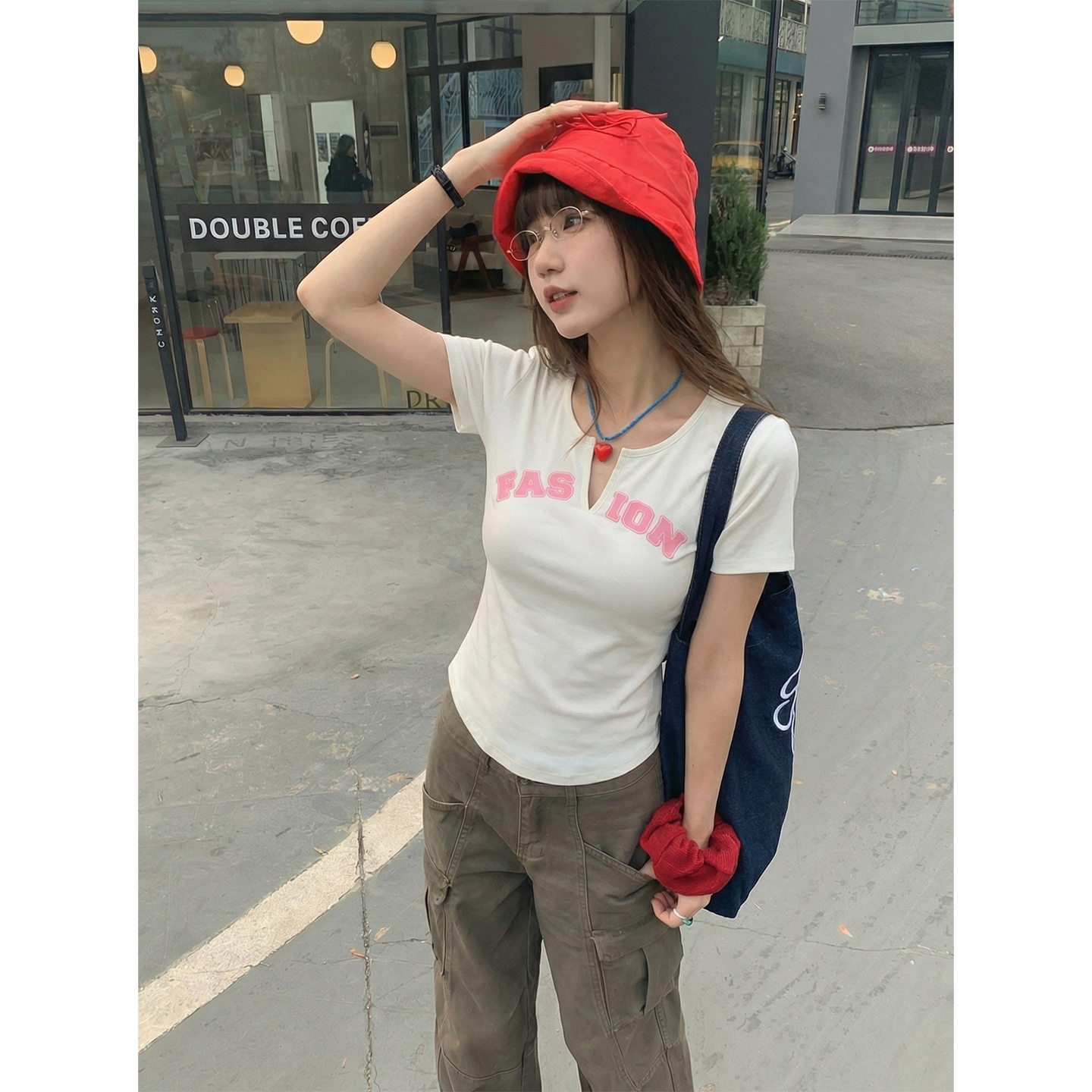 實拍實價#v領短袖t恤女夏季純欲別致甜辣妹緊身短款高腰上衣