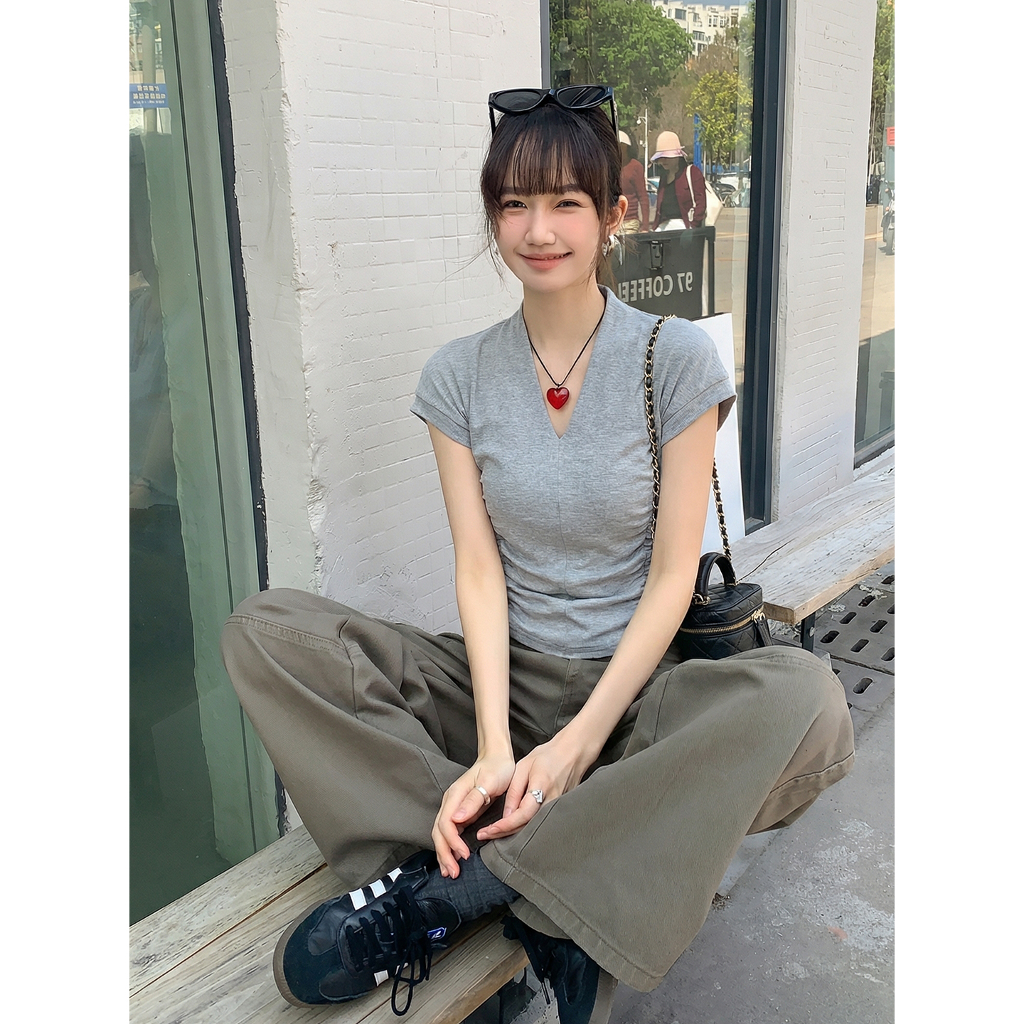 實拍實價v領短袖t恤女純欲鎖骨設計感露臍高腰短款上衣女半袖潮