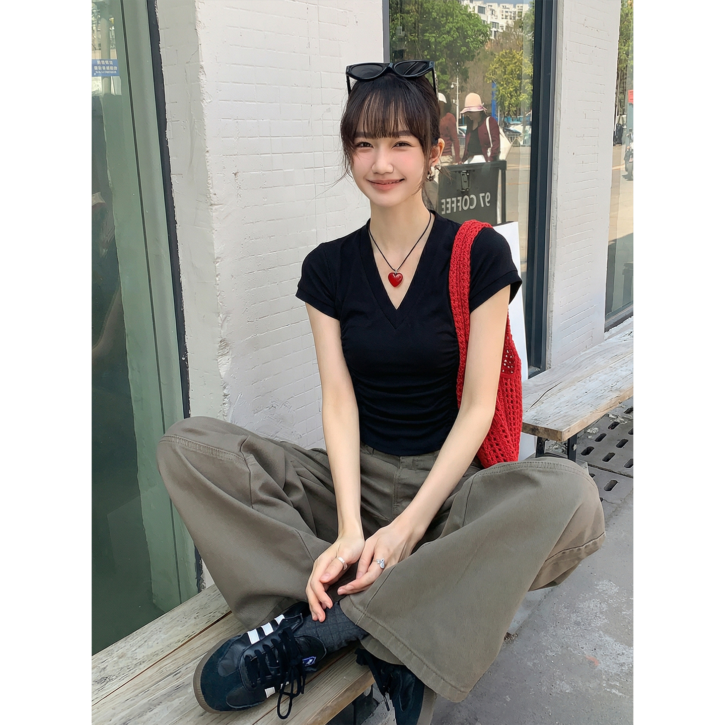 實拍實價v領短袖t恤女純欲鎖骨設計感露臍高腰短款上衣女半袖潮
