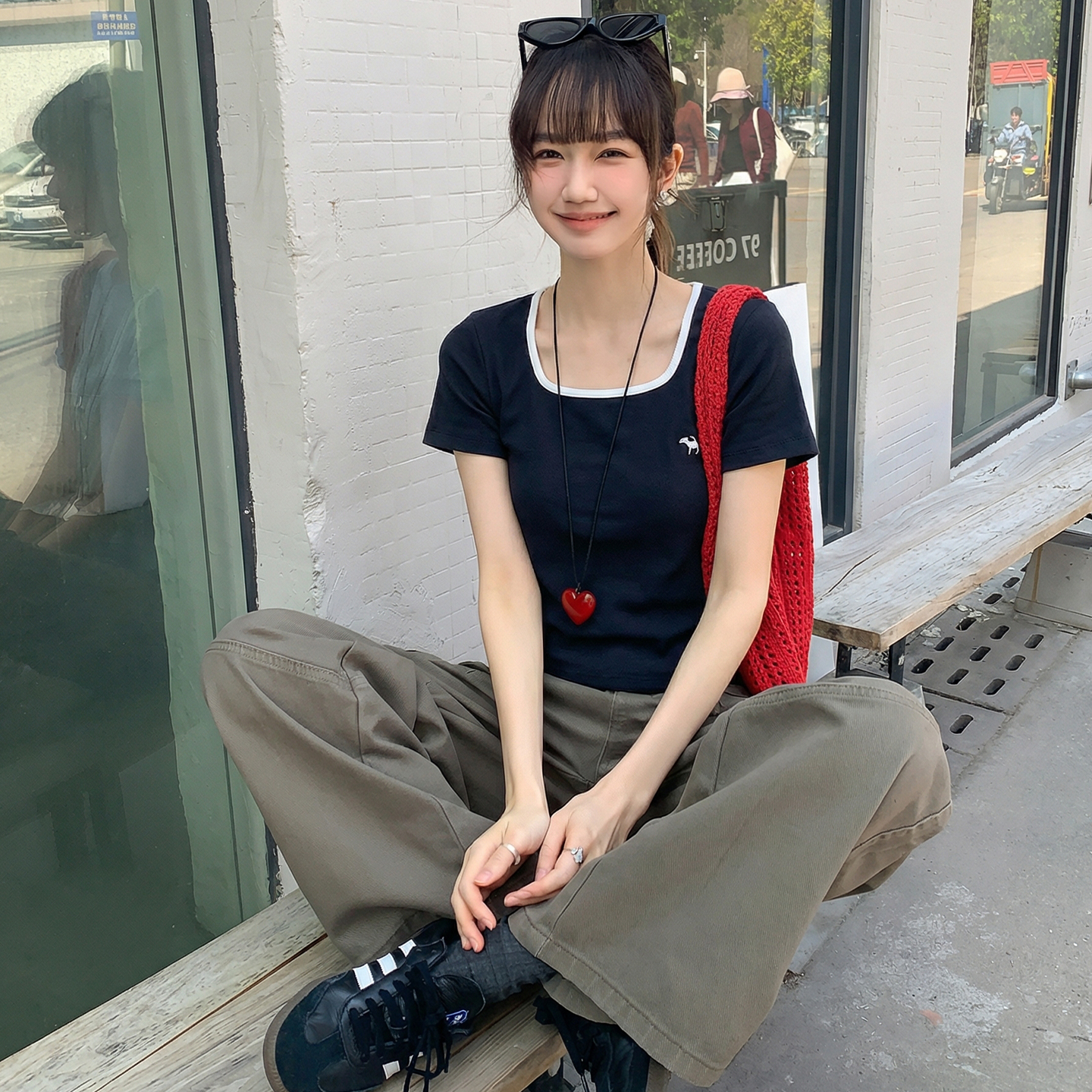 實拍實價#撞色拼接方領正肩t恤女新款夏季刺繡寬松顯瘦上衣體恤