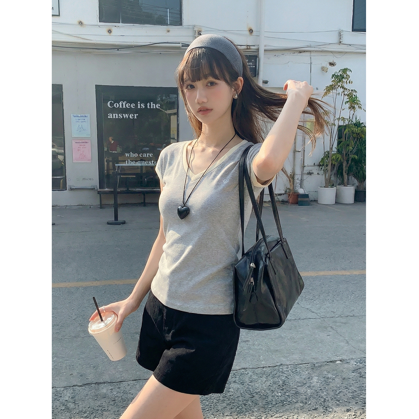 實拍實價#v領正肩短袖t恤女夏設計感顯瘦修身刺繡灰色收腰上衣