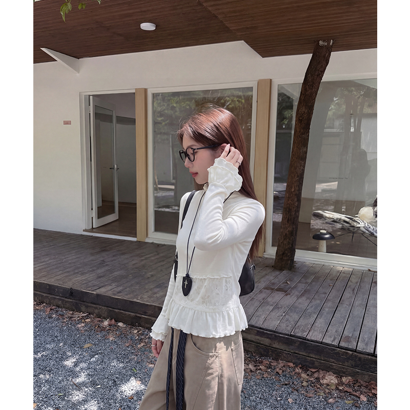 實拍實價#白色半高領蕾絲長袖t恤女春季新款修身顯瘦喇叭袖內搭