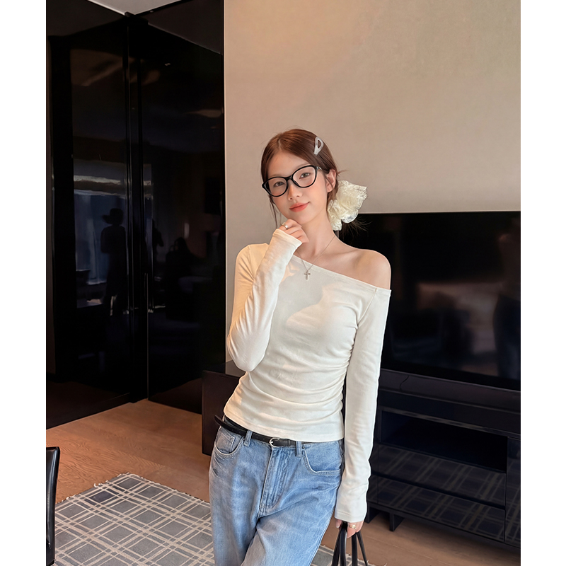 實拍實價#性感露肩斜肩上衣女春裝2026新款喇叭袖褶皺收腰打底衫