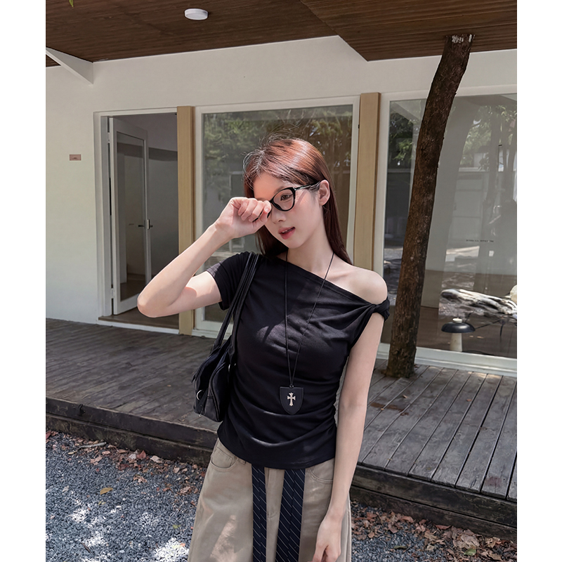 實拍實價白色短袖T恤斜肩女內搭純色2026夏季修身顯瘦收腰褶皺