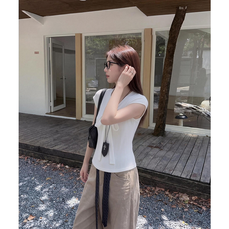 實拍實價白色v領蝴蝶結系帶鏤空女上衣2026新款夏季修身顯瘦正肩
