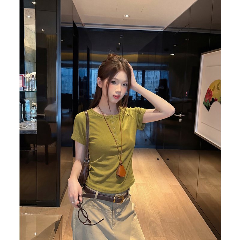 實拍實價短袖t恤女2026新款夏季穿搭潮純色短款好看的修身半開領