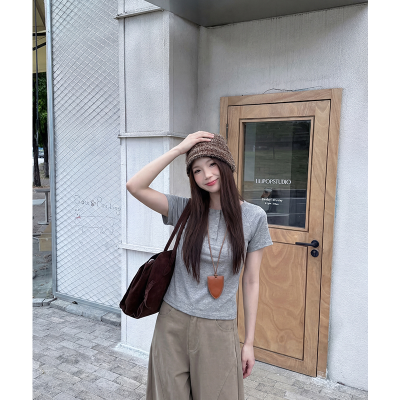 實拍實價短袖t恤女2026新款夏季穿搭潮純色短款好看的修身半開領