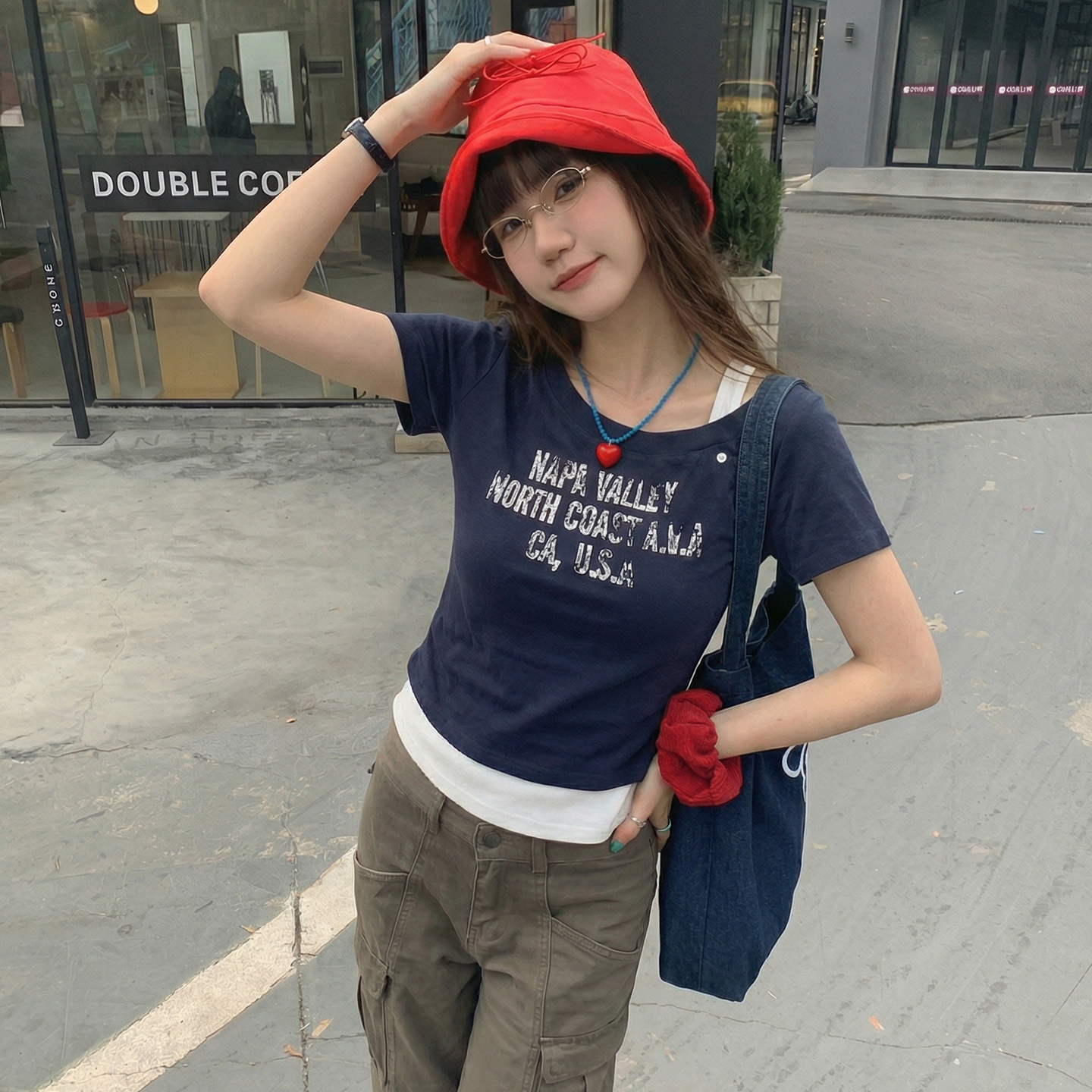 實拍實價#美式復古斜肩短袖t恤女夏高級感絕美拼吊帶接露肩收腰假
