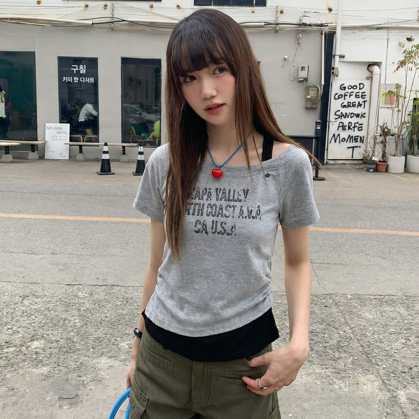 實拍實價#美式復古斜肩短袖t恤女夏高級感絕美拼吊帶接露肩收腰假